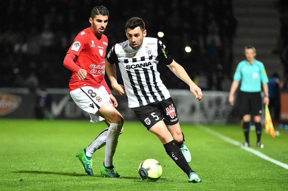 关于马赛主场告捷，法甲积分榜前景一片光明的信息