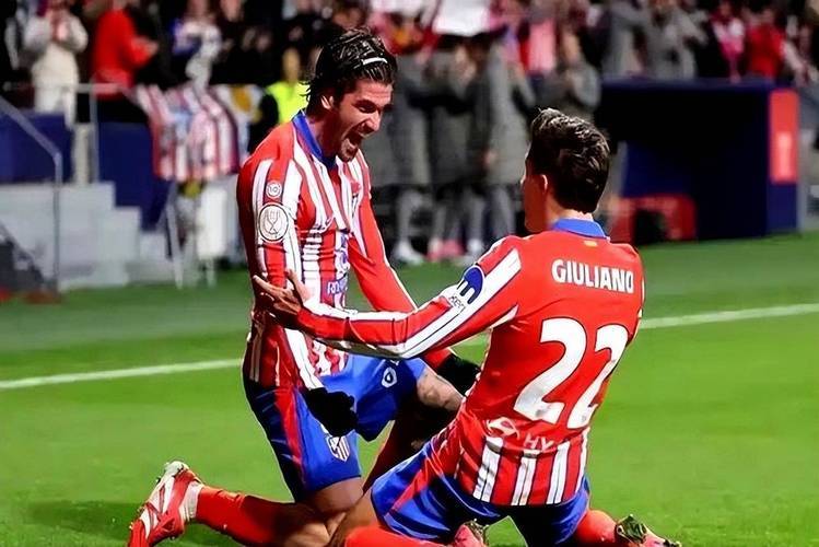 马竞后卫后场解围，防守坚不可摧的简单介绍