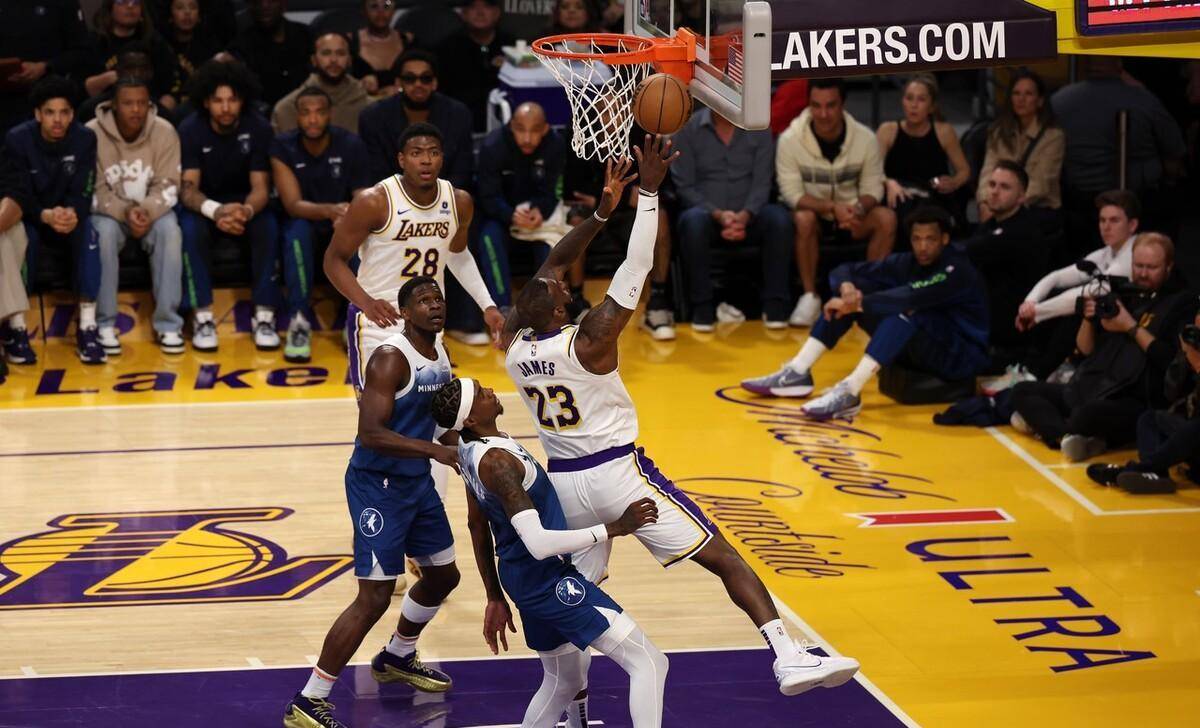 关于夺冠热门球队连胜逐渐掌握比赛节奏的信息