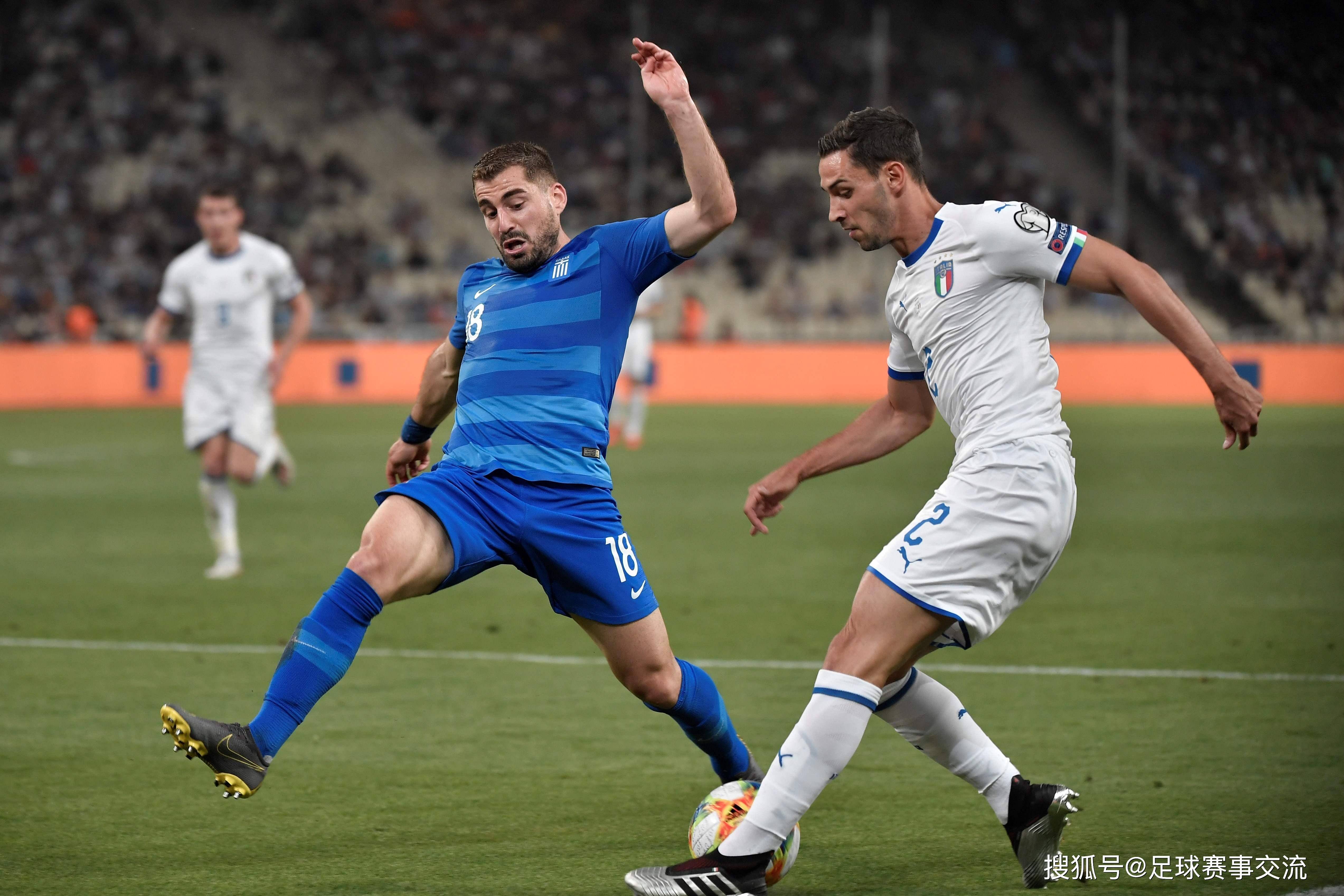 包含欧洲各国足球队斗志昂扬，力争胜利晋级淘汰赛的词条