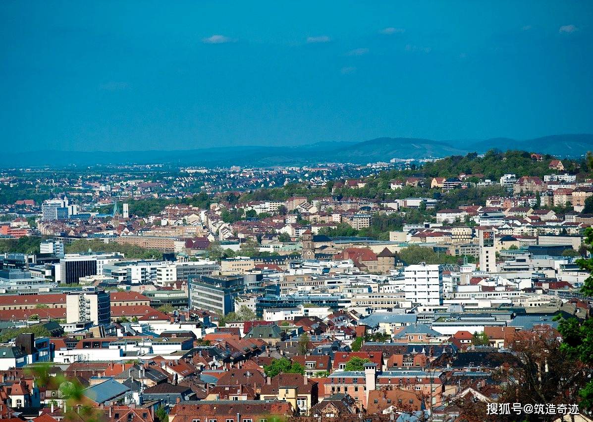 斯图加特主场反败为胜，挤入前十行列