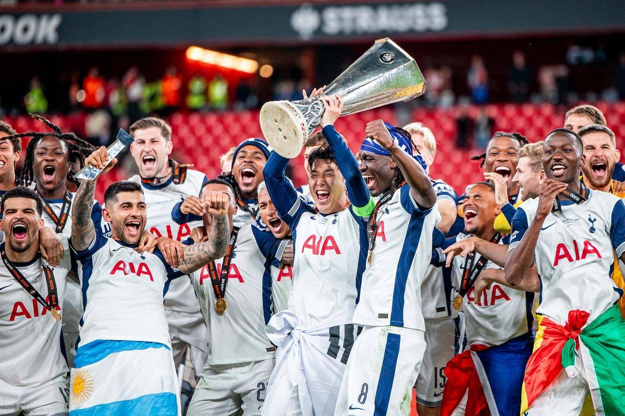 关于曼联客场输球，积分榜位置下滑的信息