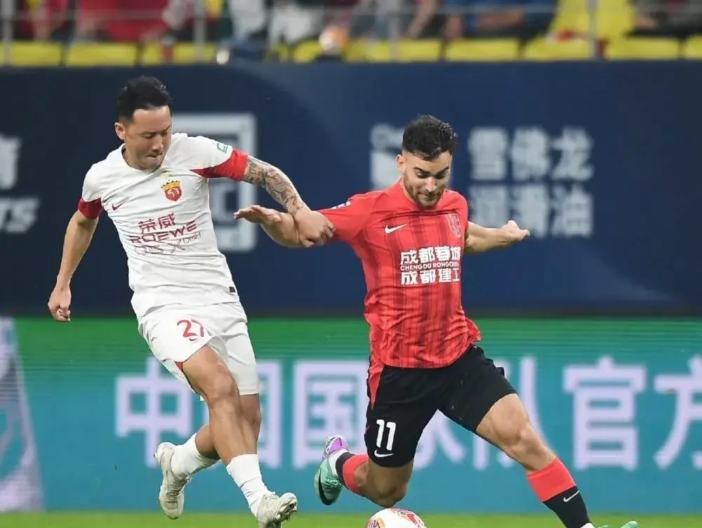 鲁能冲击前四，将迎战申花机动战的简单介绍