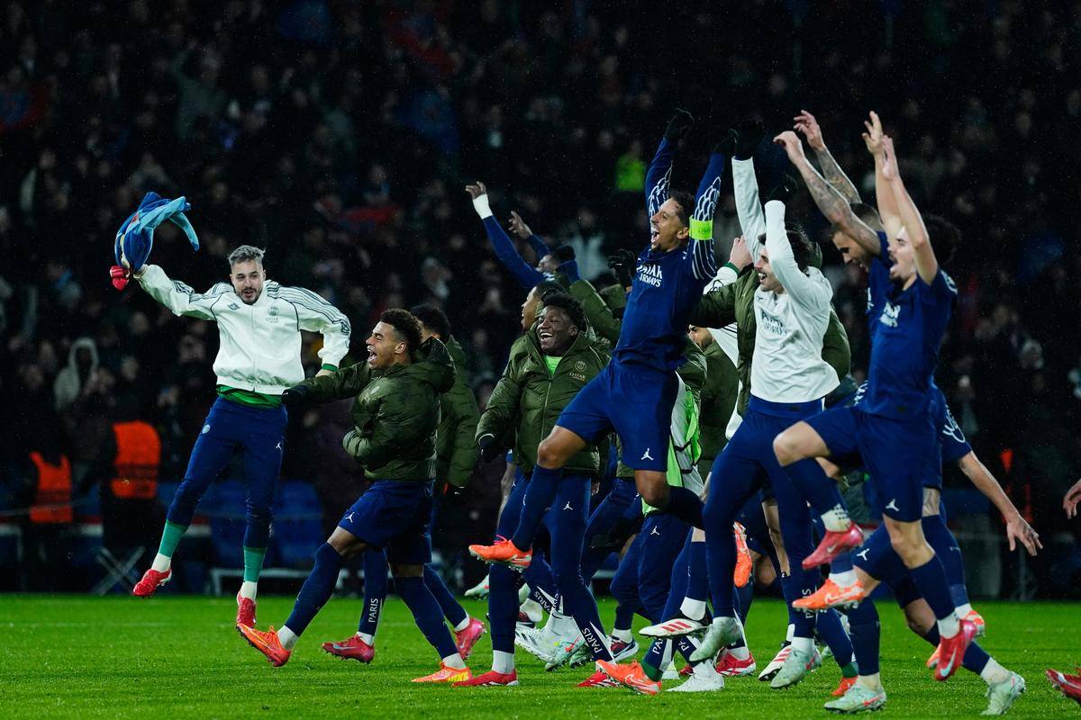 豪门们的对决将引发足球界的热烈讨论