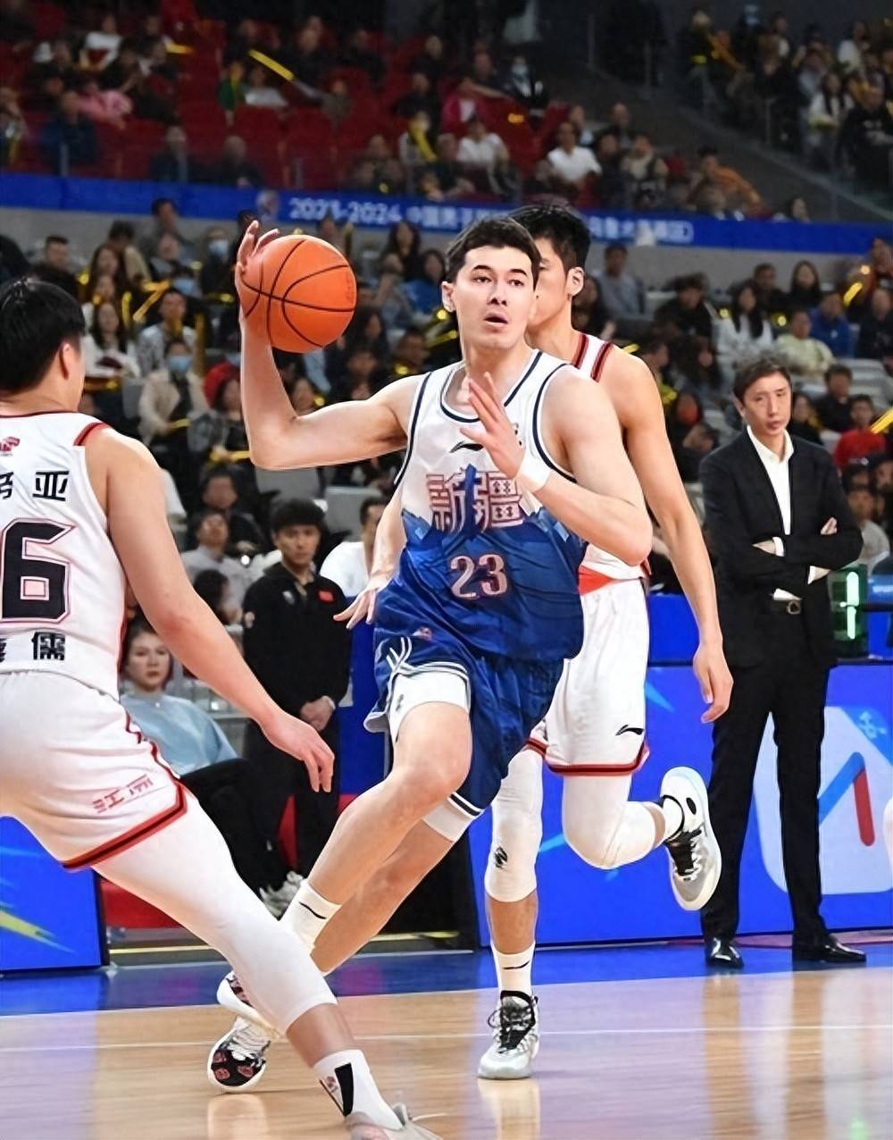 江苏队遇强敌，惨败落后球队