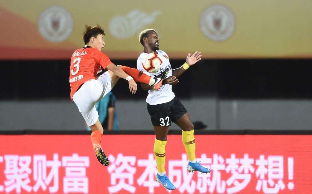 深圳佳兆业勇夺三分，迈向保级之路的简单介绍