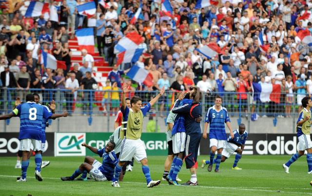 弗赖堡遭遇连败，保级形势严峻