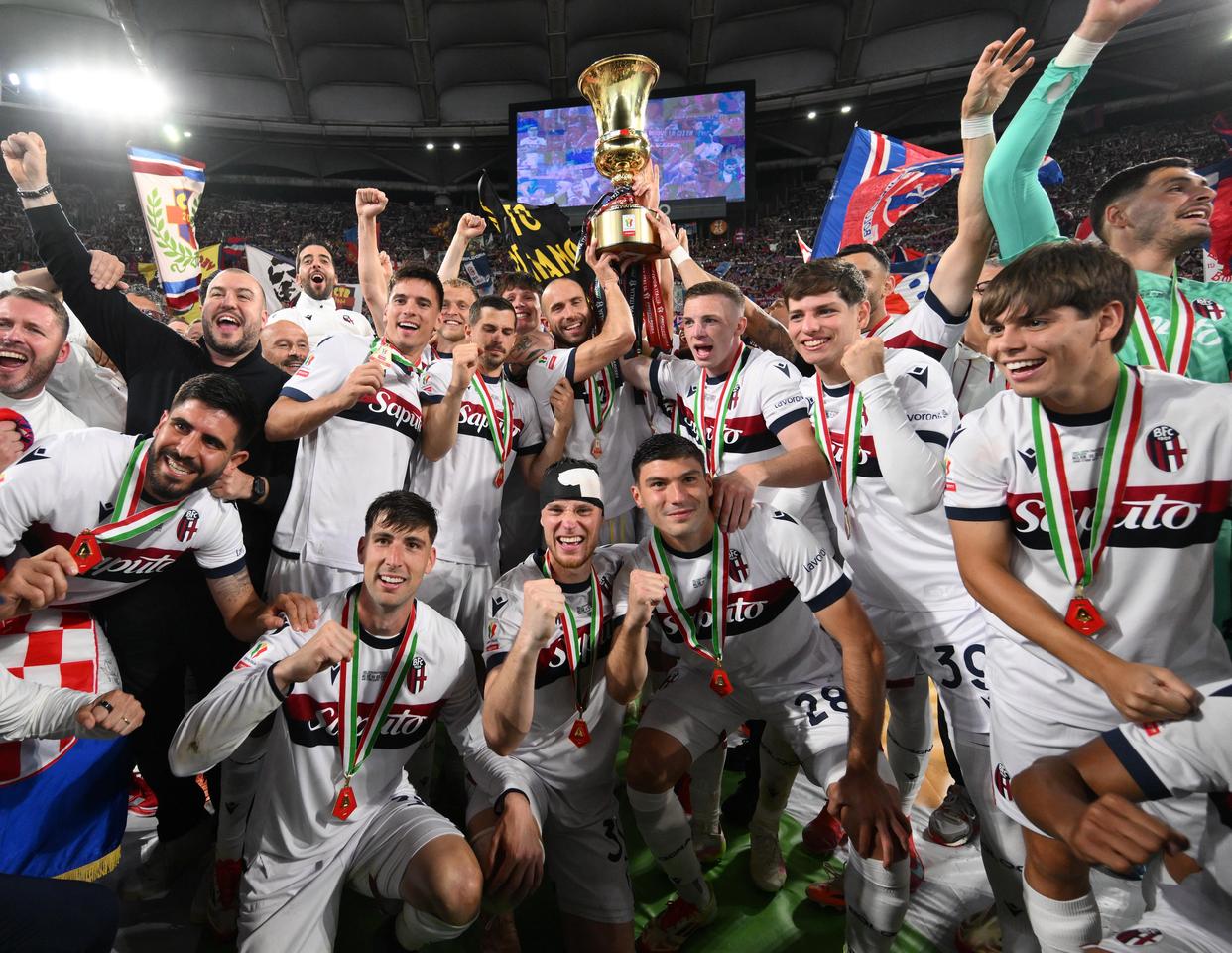 包含博洛尼亚球员迎来惊险胜利，备战新挑战的词条