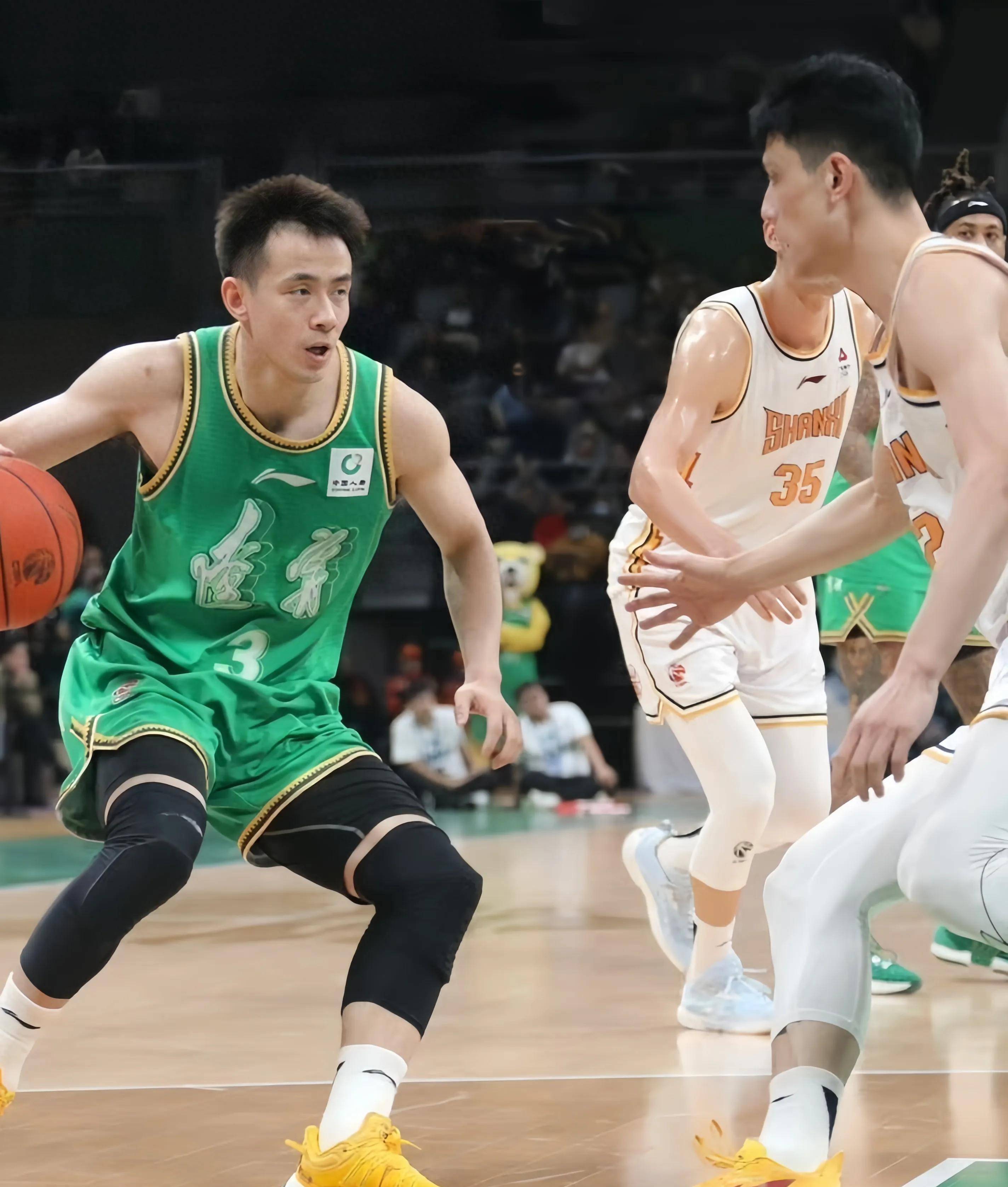 广东以强势表现取得胜利，豪取连胜