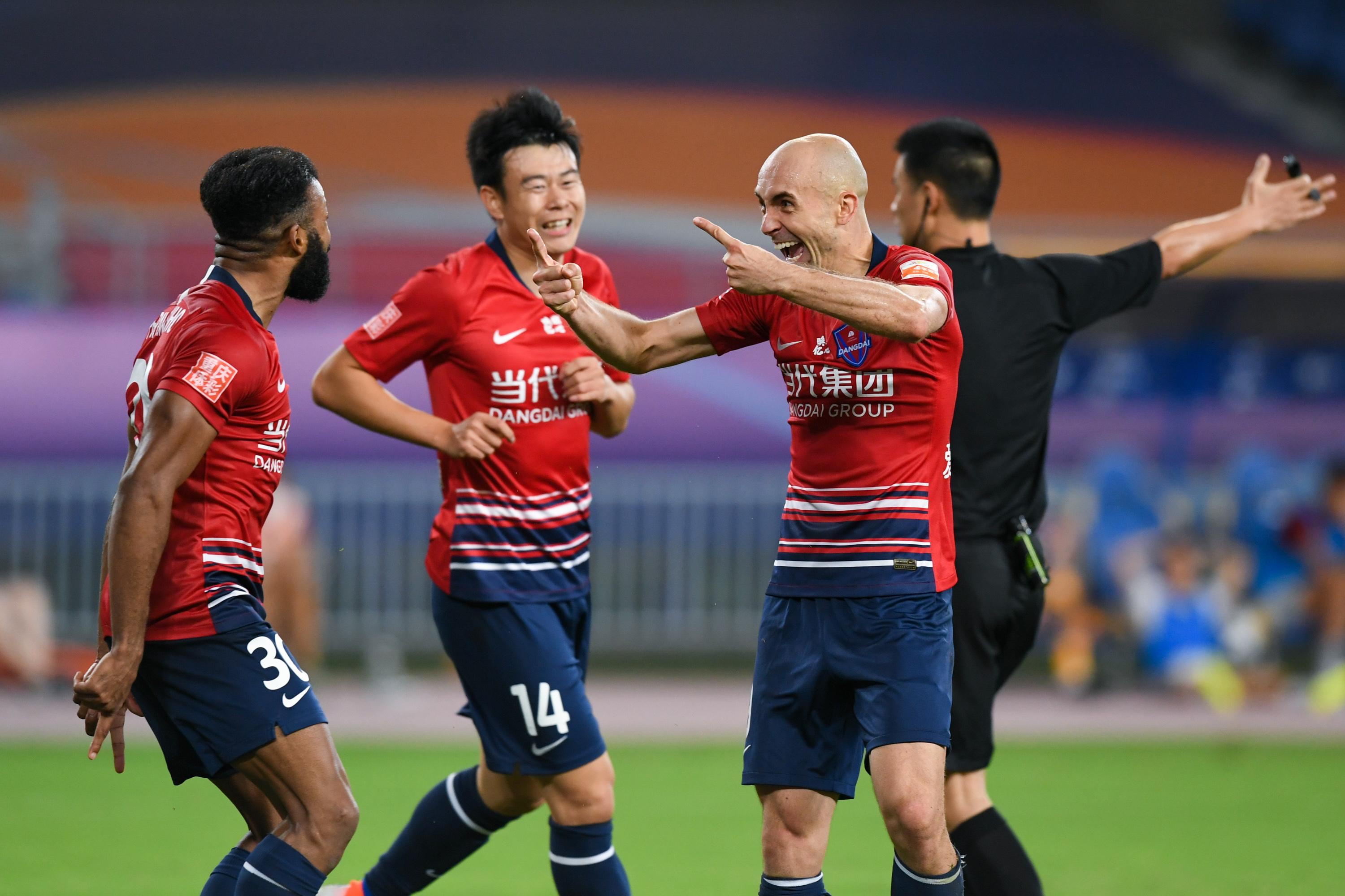 重庆力帆胜华夏幸福，锁定三分胜利