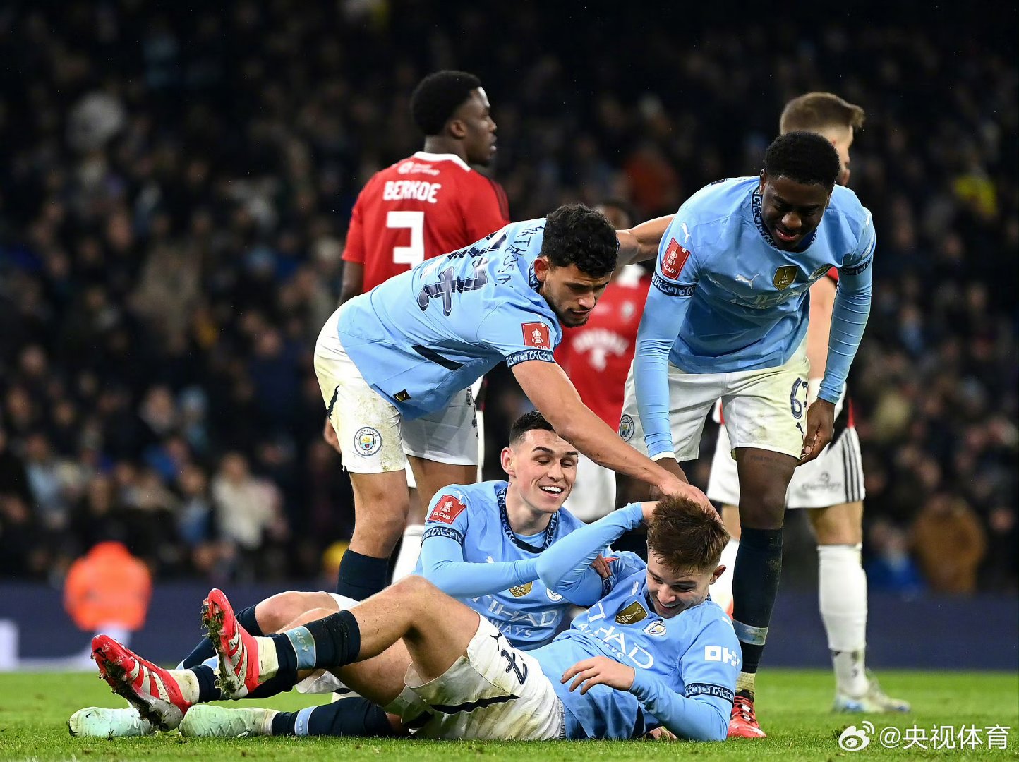 曼城继续高歌猛进，狂胜对手摘得三分