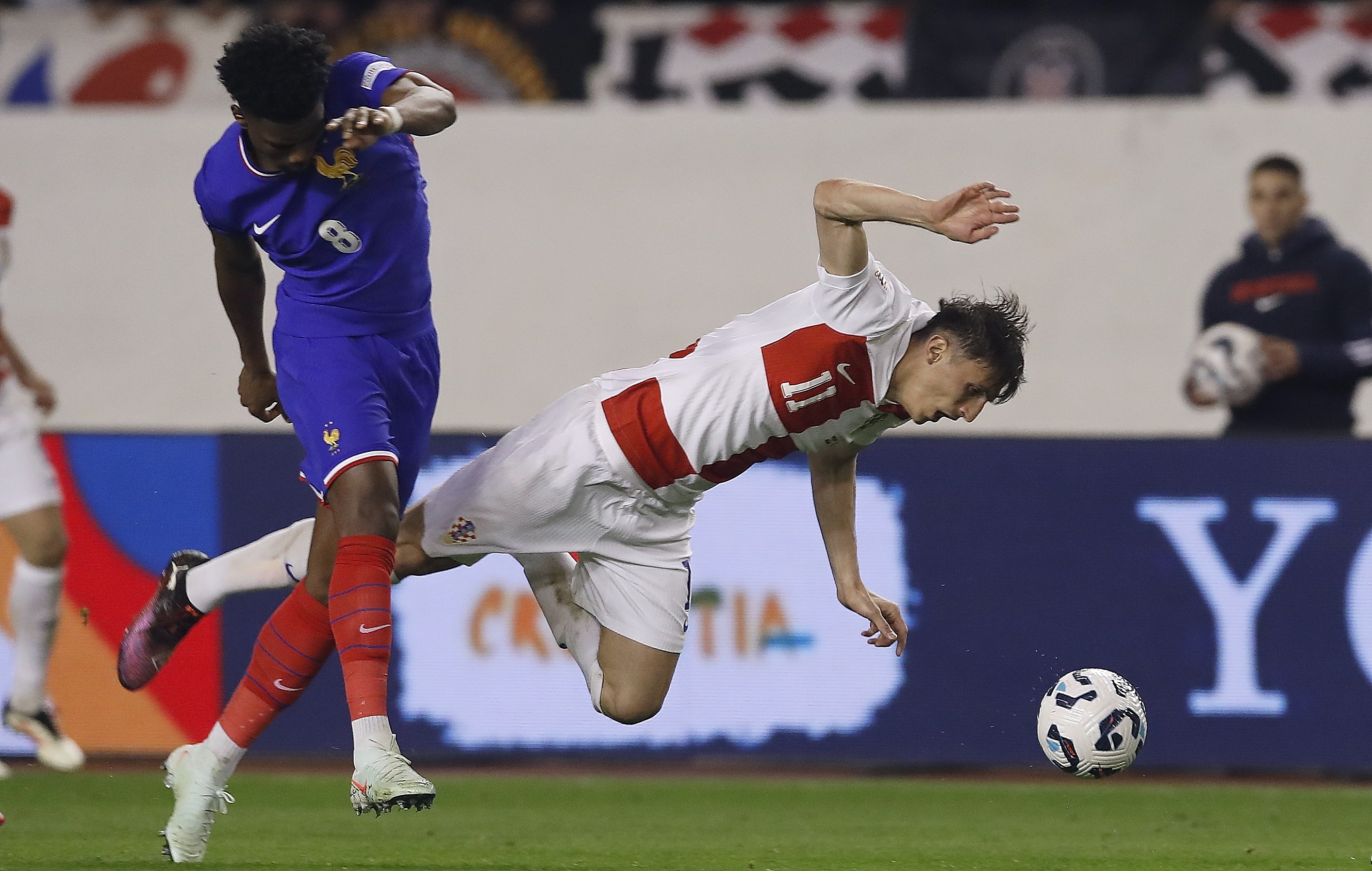 克罗地亚国家足球队高效取胜，欧预赛登顶的简单介绍