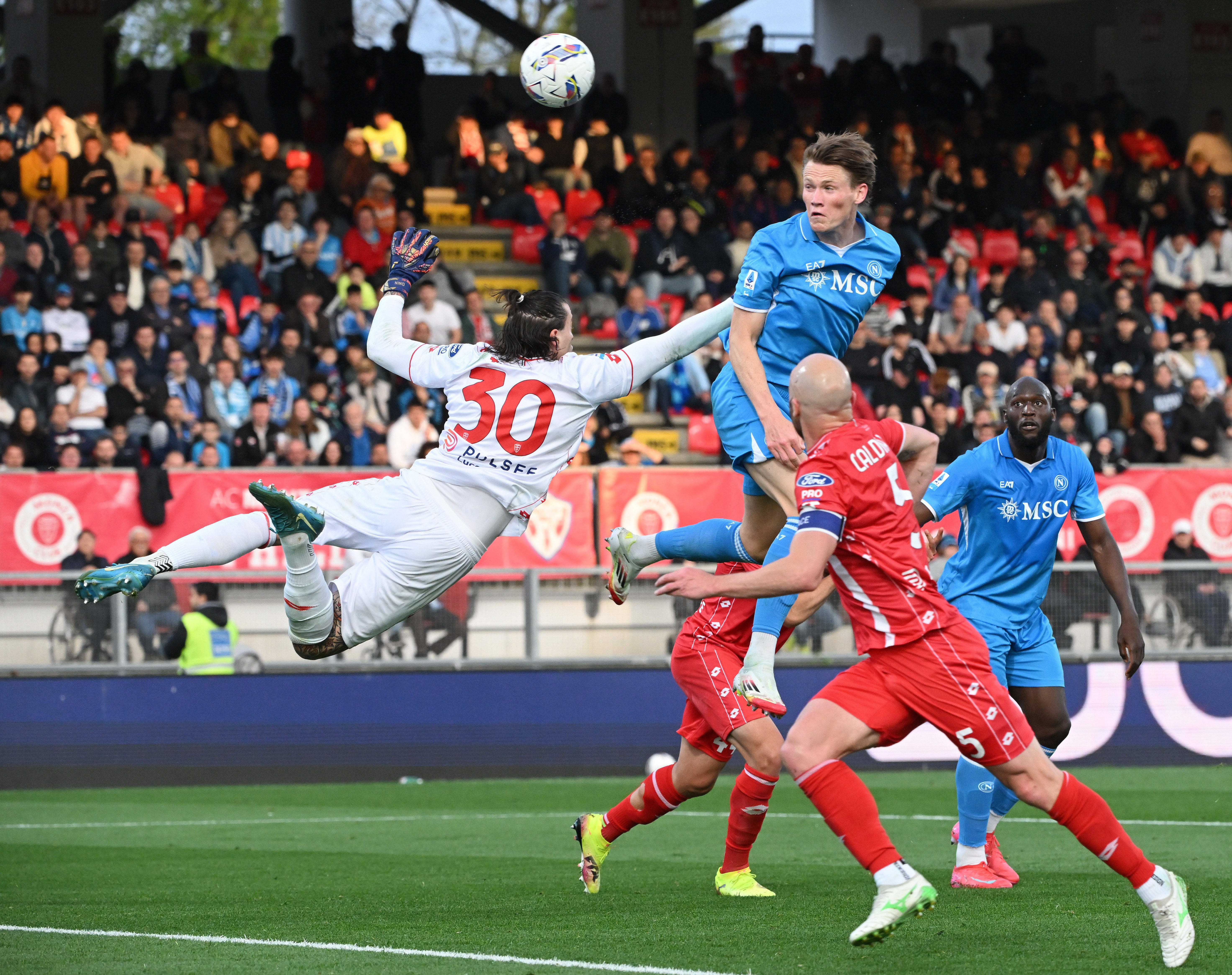 意甲球队胜负不定，竞争异常激烈