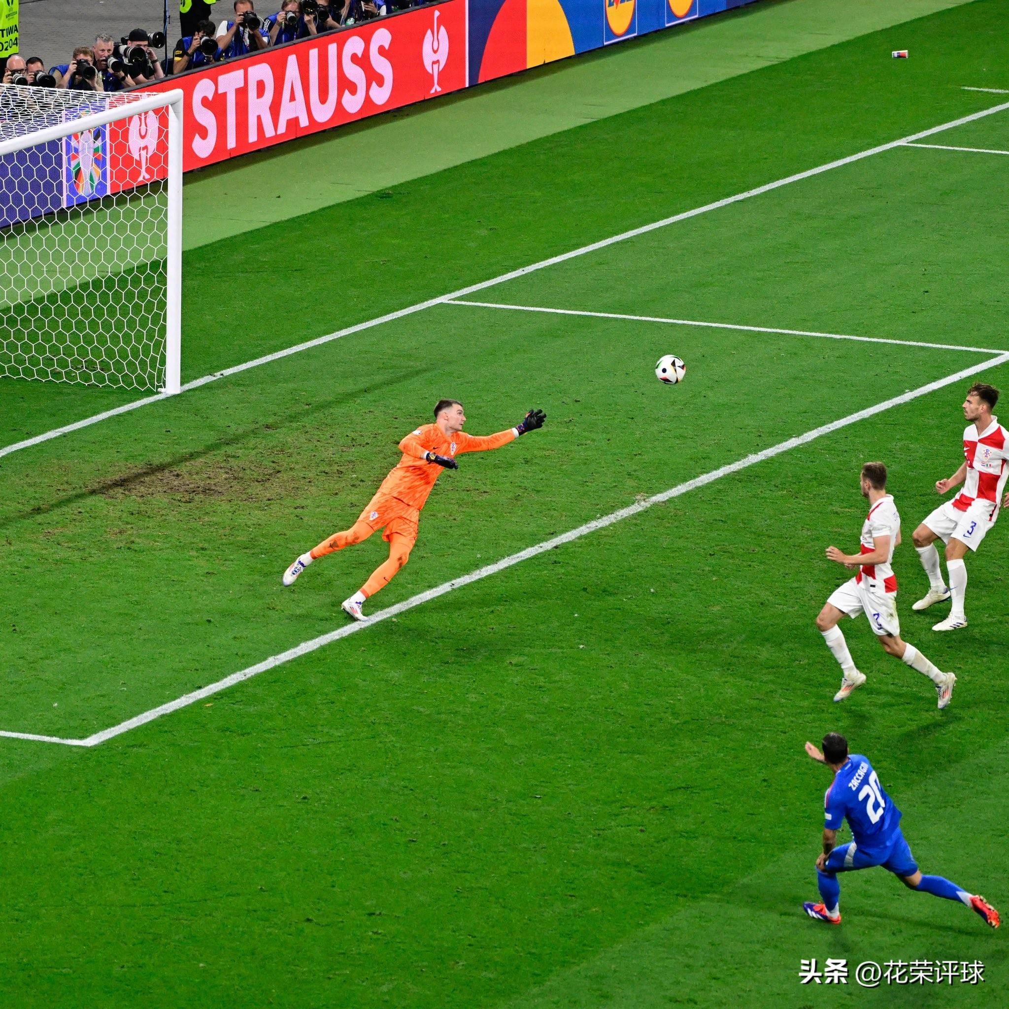 克罗地亚大比分战胜瑞士，晋级前景浮现