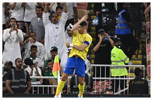 小港将大陆胜利在莱比锡，庆祝连胜