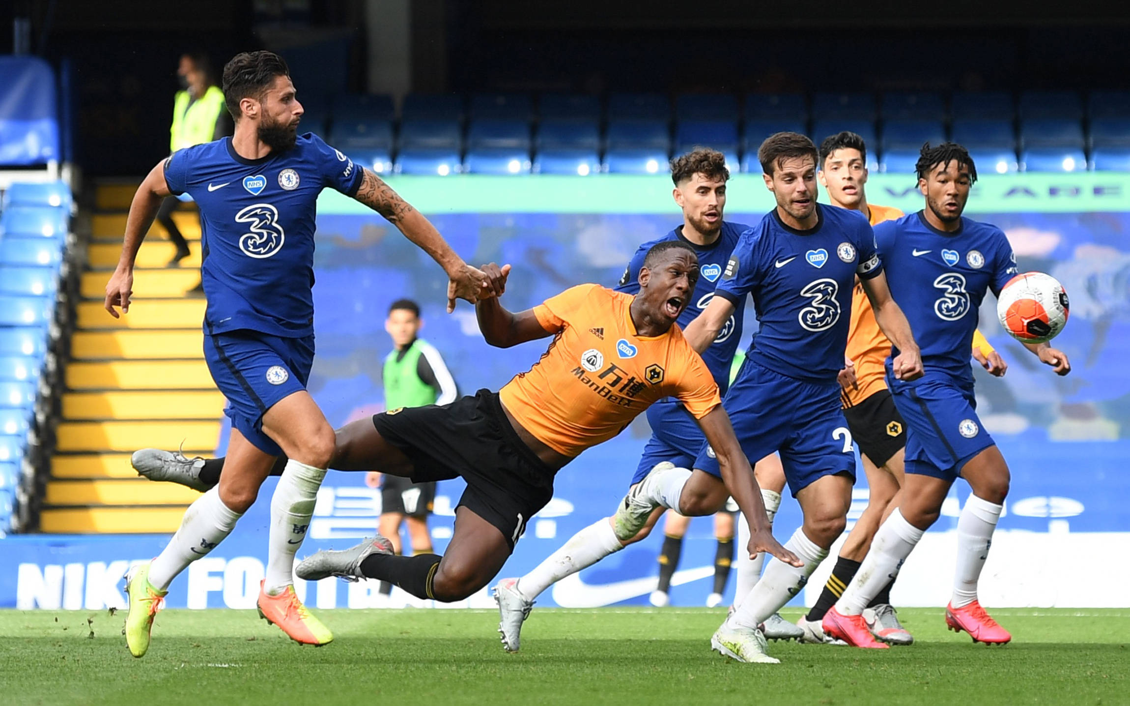 英超领头羊球队面临严峻挑战考验团队凝聚力