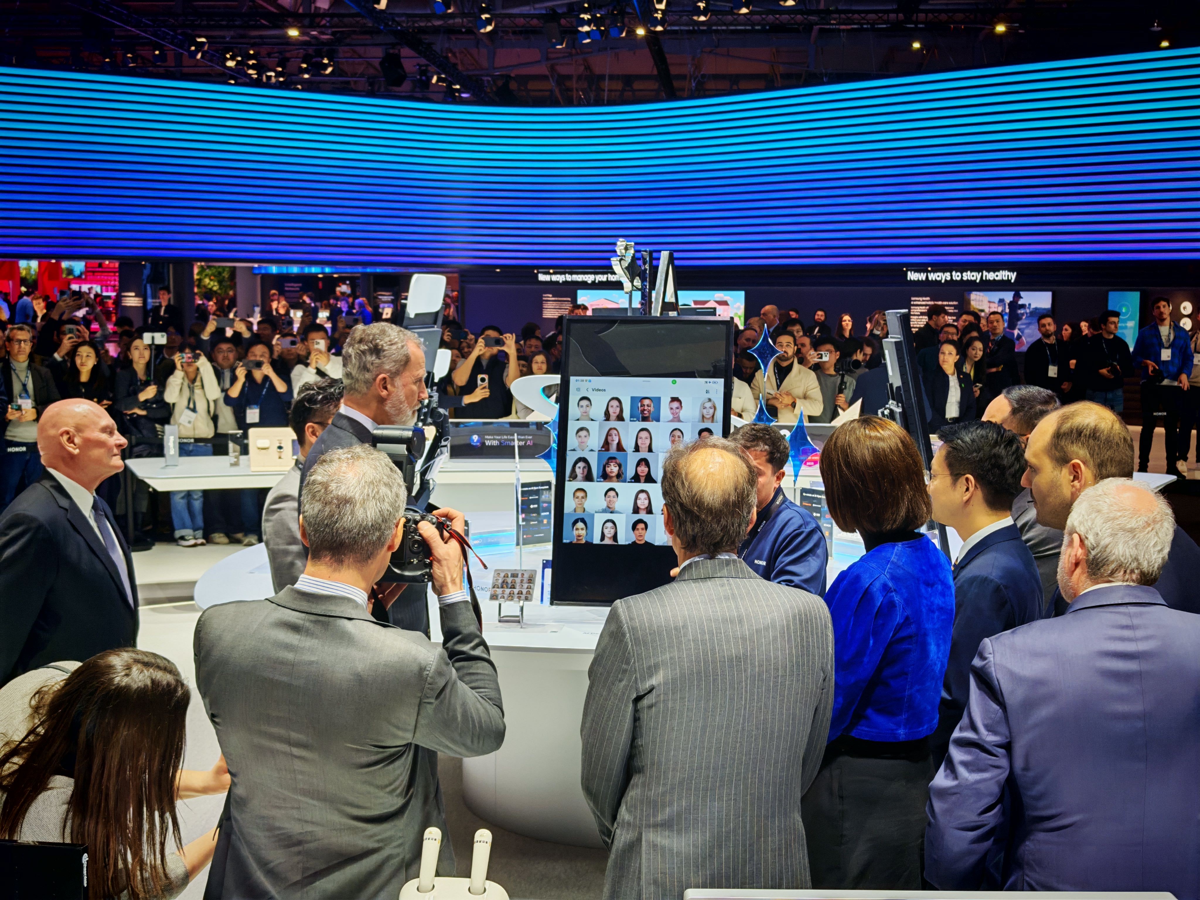 包含荣耀殿堂：全球各国选手齐聚一堂的词条