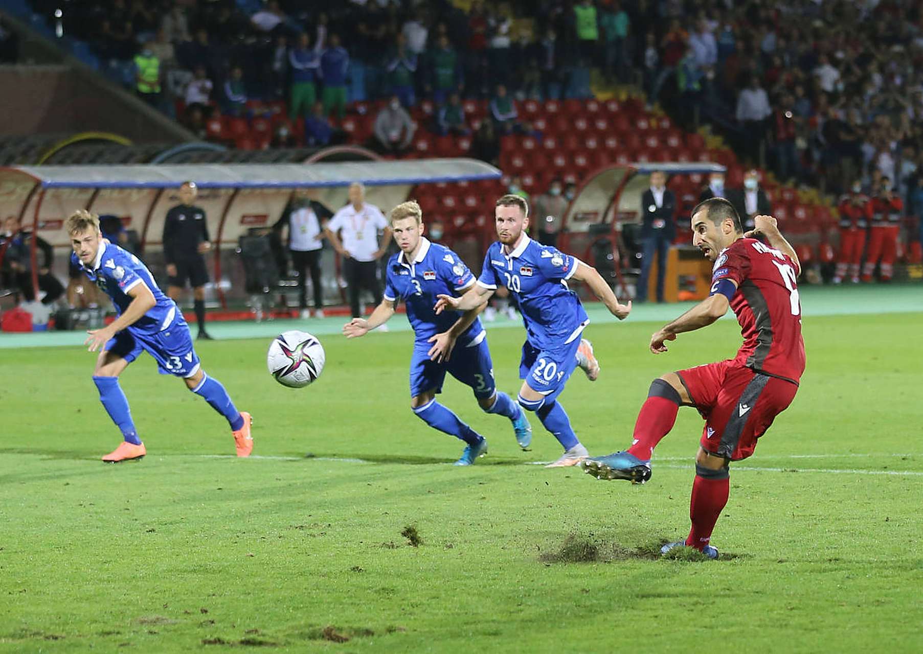 欧洲杯预选赛焦点战：意大利VS波兰先锋对决