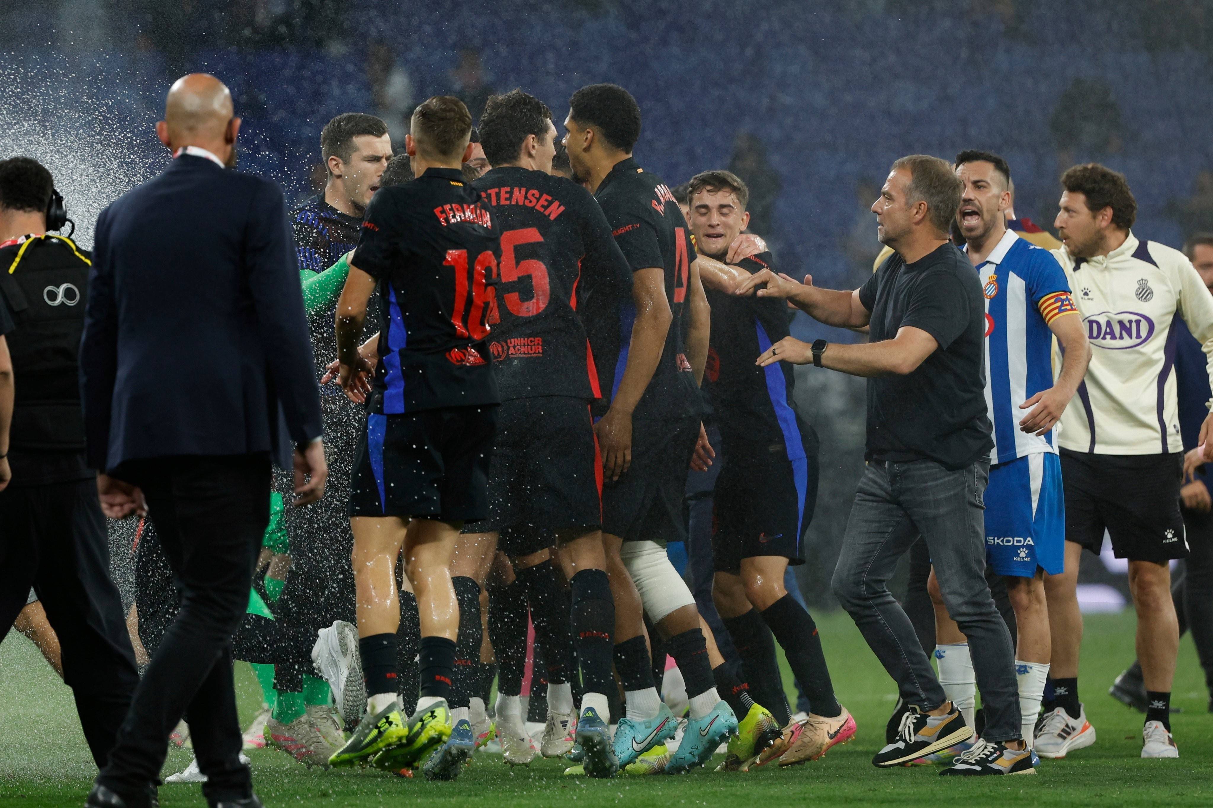 巴萨主场轻取对手，稳住局势