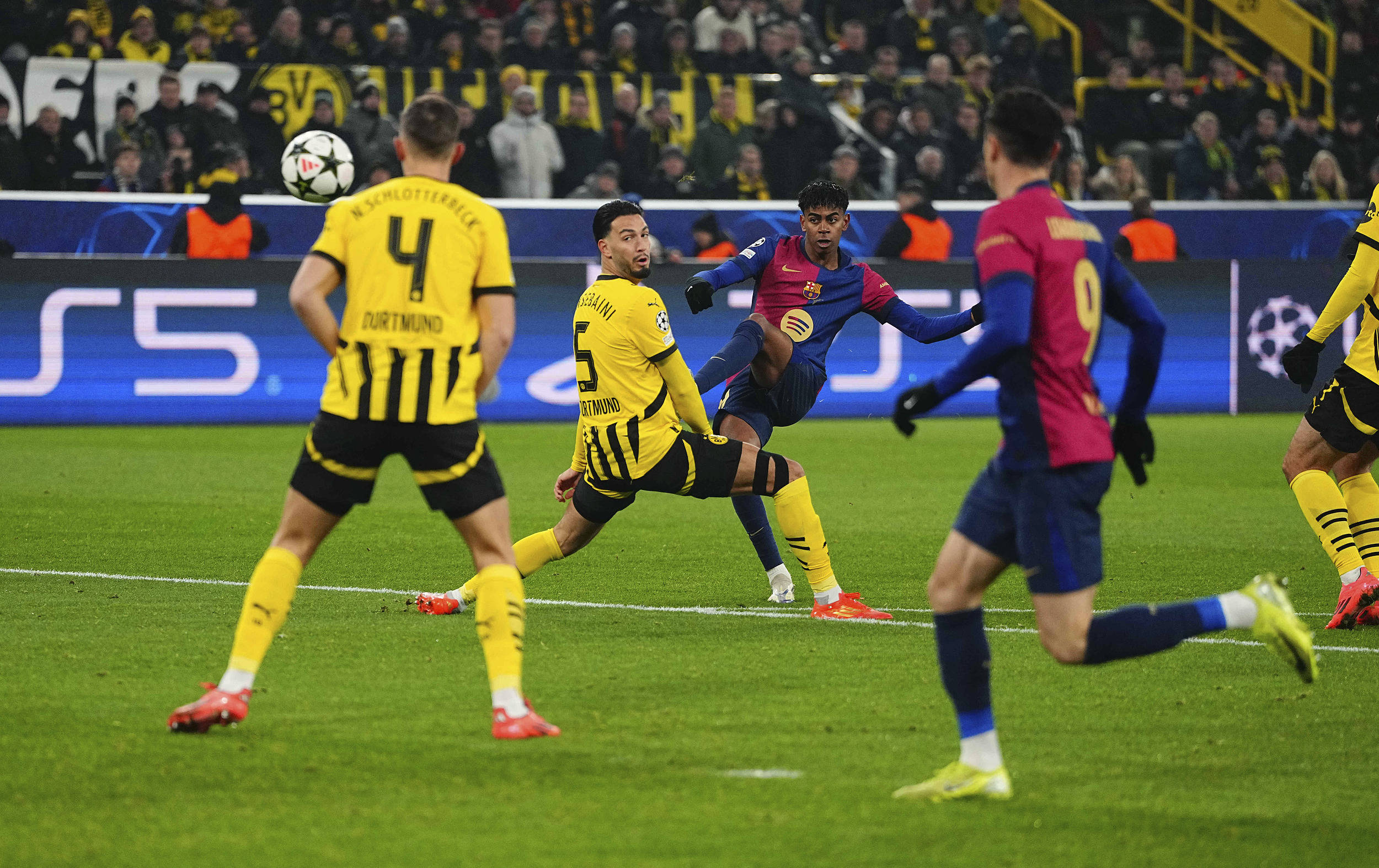 战火再起，足球狂潮再次席卷全球