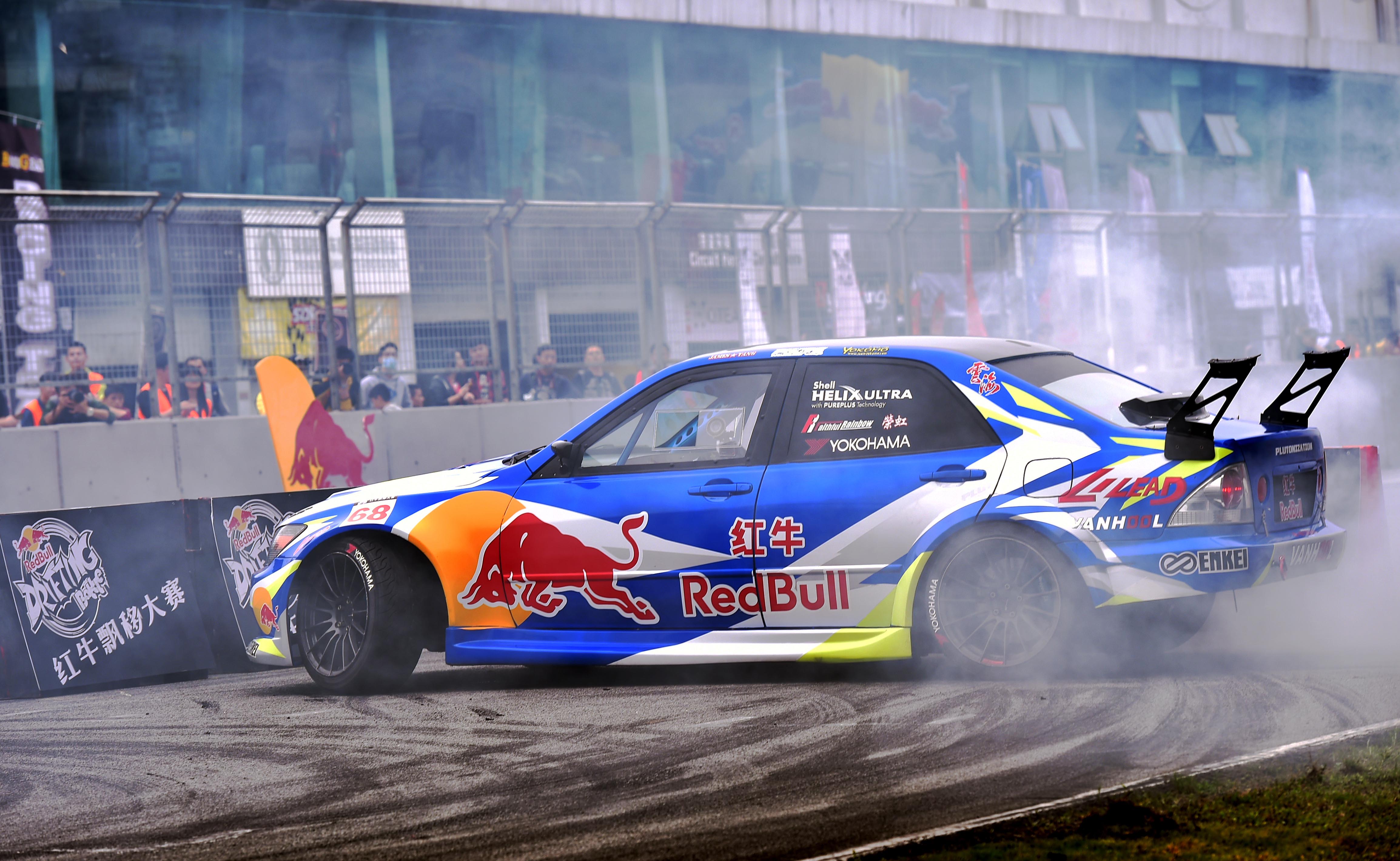 红牛车队翻盘迈凯伦，拉塞尔关键制胜的简单介绍